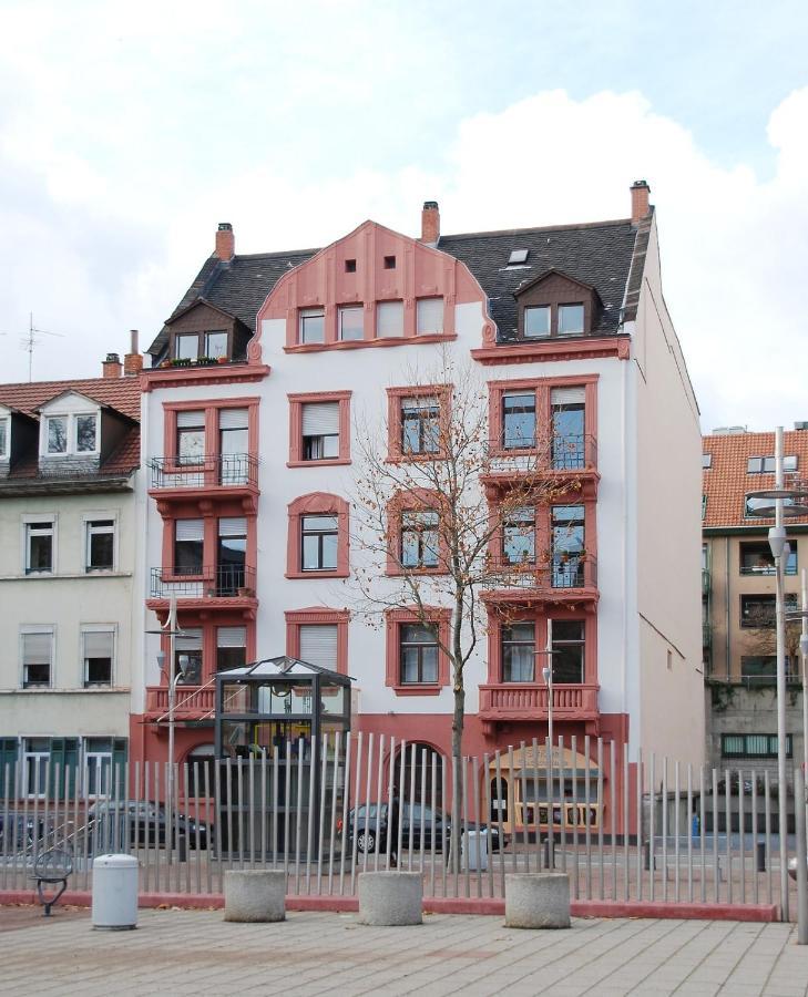 Sonniges Zimmer Mit Balkon Im Herzen Mannheims Exterior photo